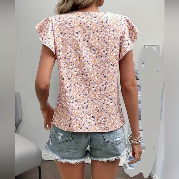 Women’s Floral Print Crew Neck T-shirt - Picture 2 of 3